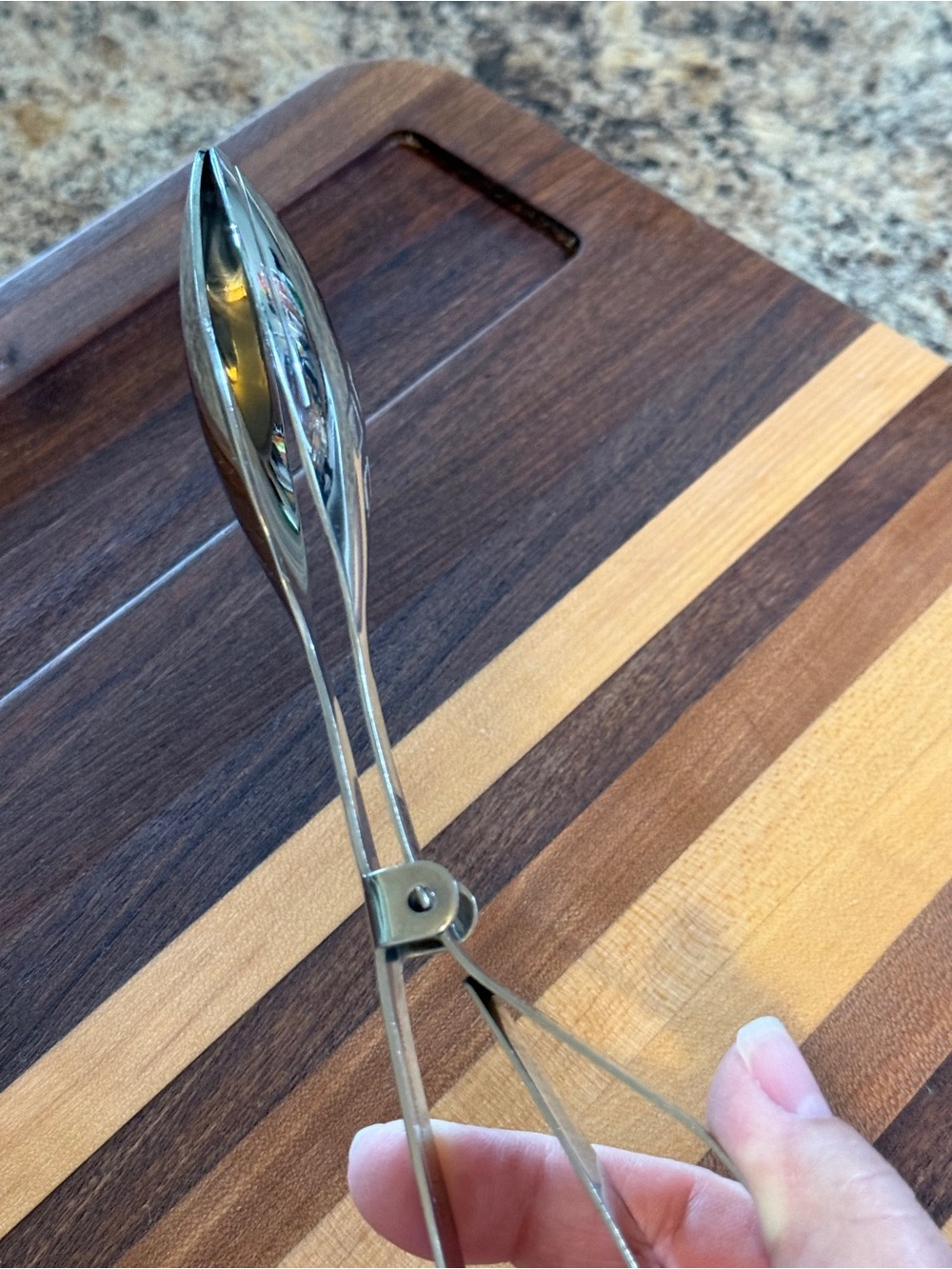 Pampered Chef Double Spoon Serving Tongs - Picture 3 of 7